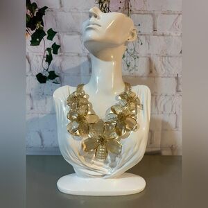 High end European made Gold Floral Statement Necklace💛💛